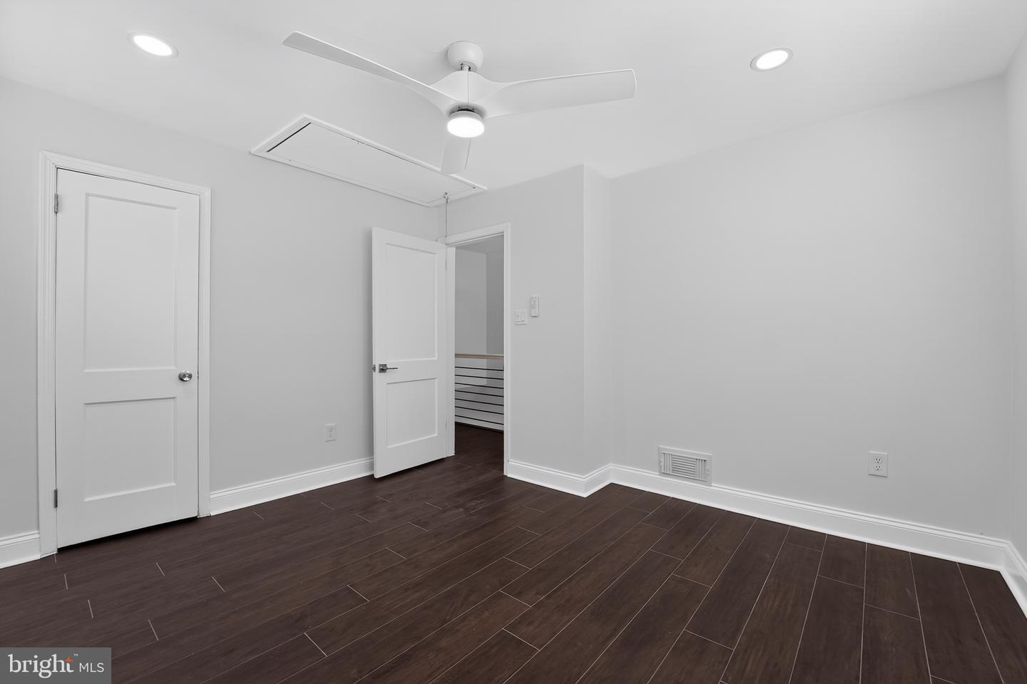 2128 Redthorn Property Photo 11