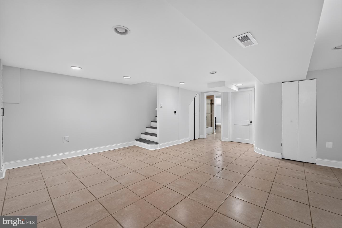 2128 Redthorn Property Photo 23