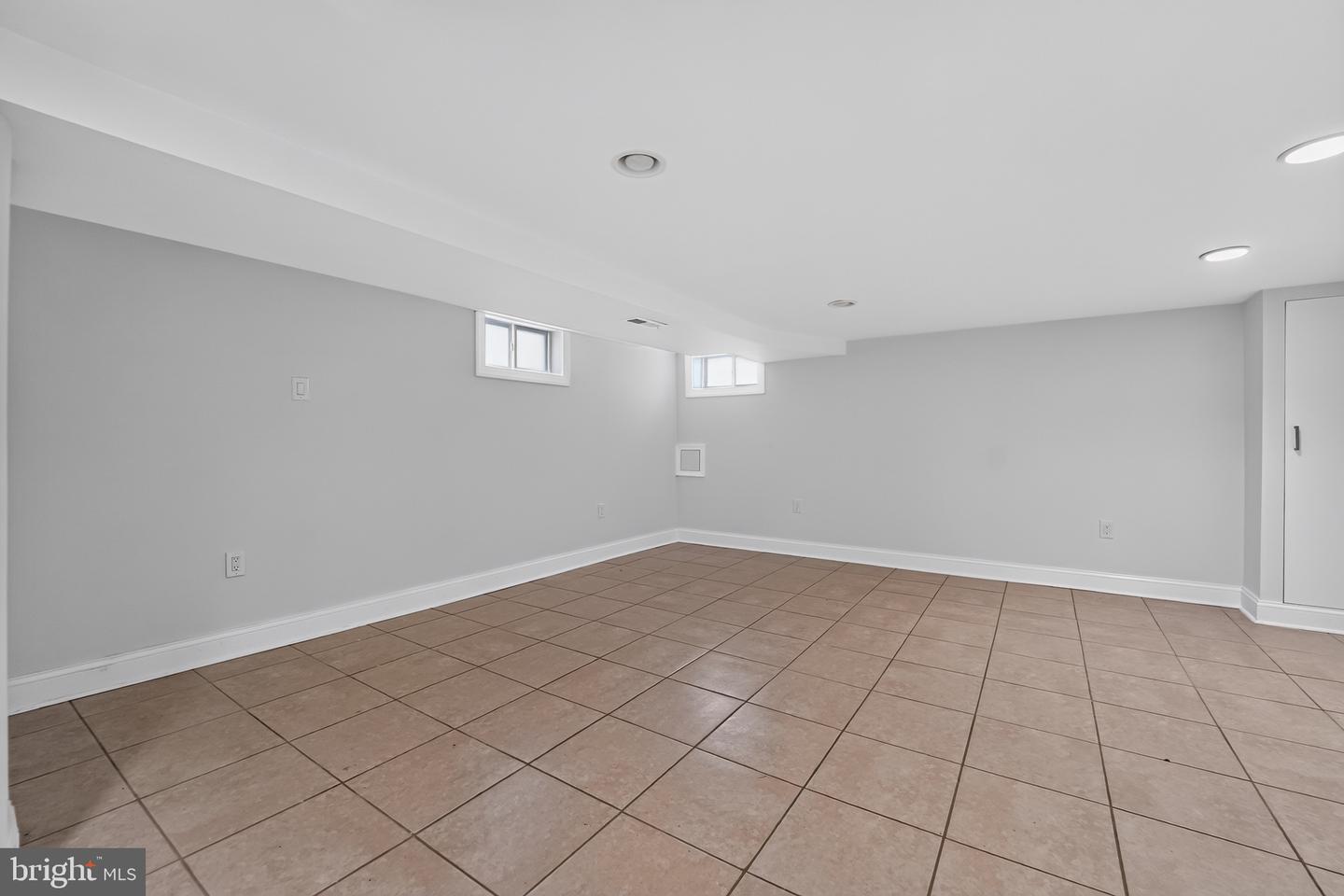 2128 Redthorn Property Photo 24