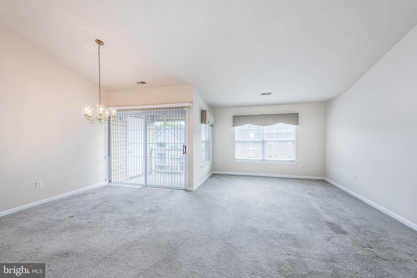 2 Rumford Dr #304 Property Photo 3