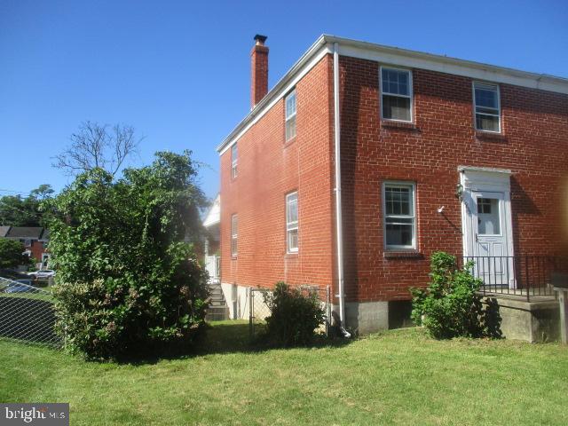 1833 TRENLEIGH RD Property Photo 1
