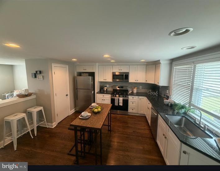 615 47th St Property Photo 16