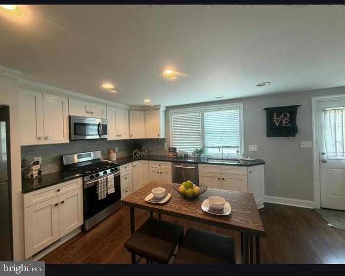 615 47th St Property Photo 17