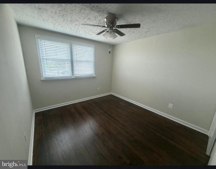 615 47th St Property Photo 25