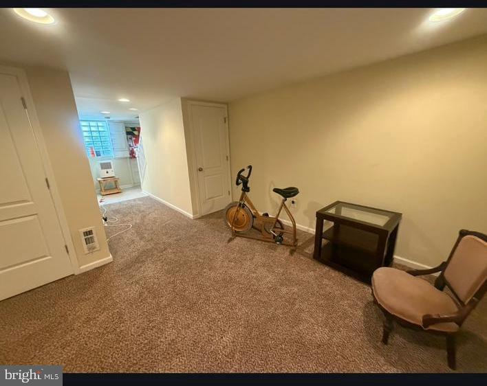 615 47th St Property Photo 28