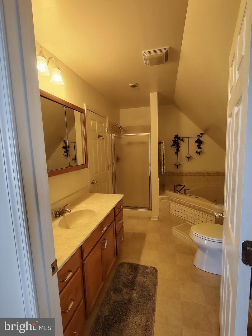 2424 Golupski Rd Property Photo 11