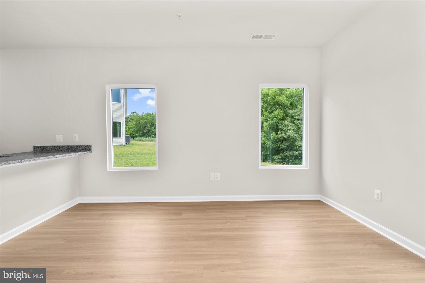8111 Bartholomew Ct Property Photo 4