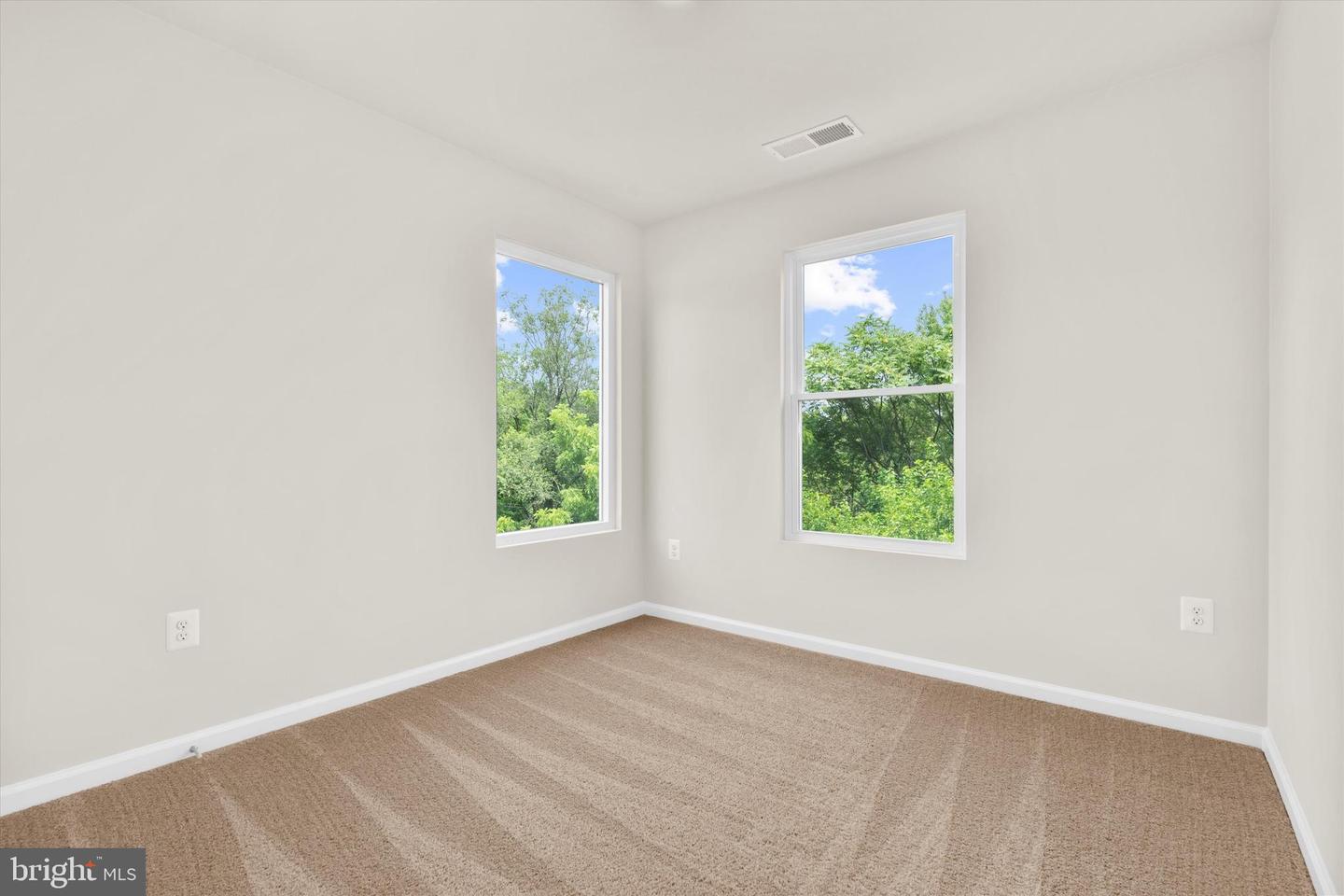 8111 Bartholomew Ct Property Photo 24