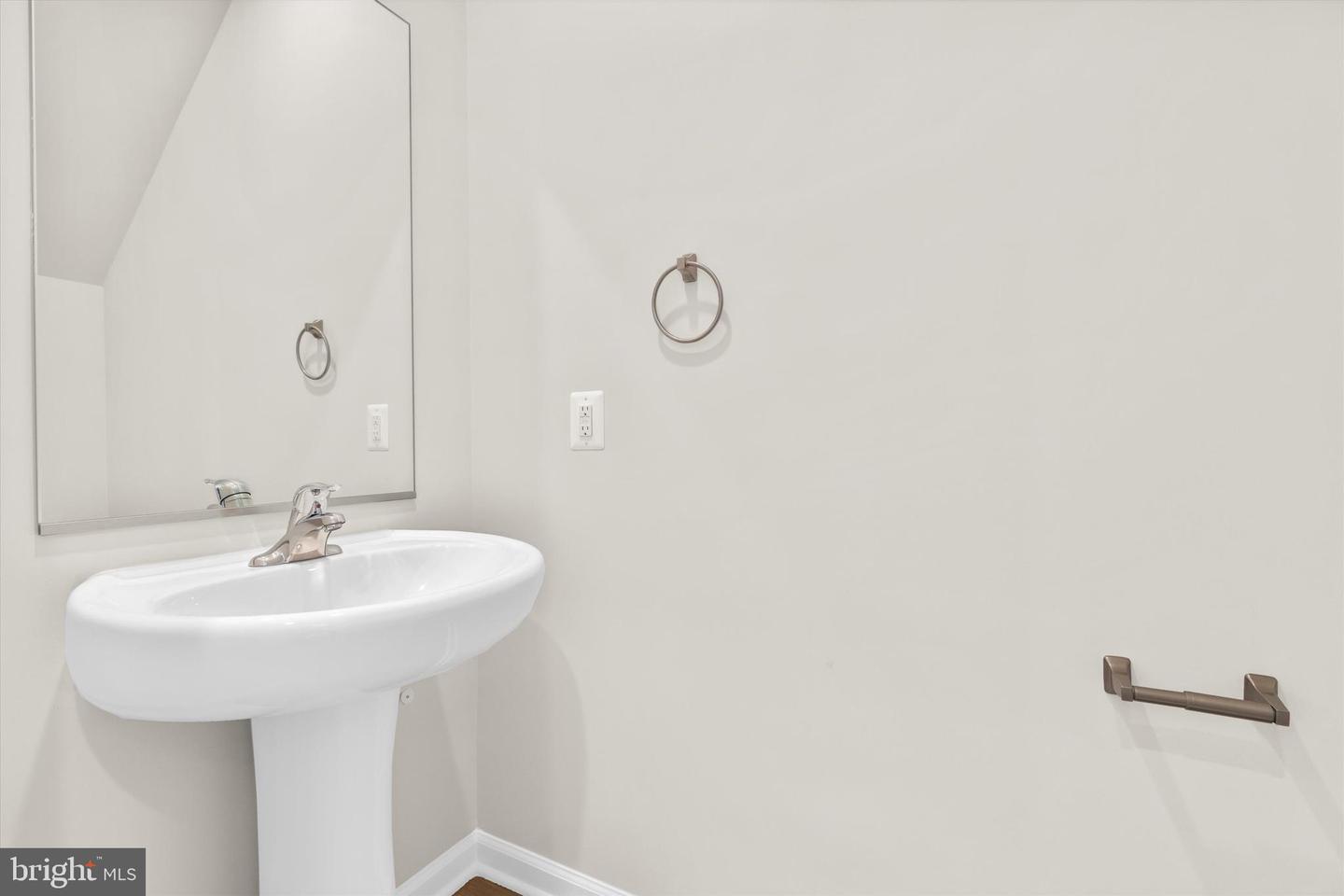 8111 Bartholomew Ct Property Photo 28