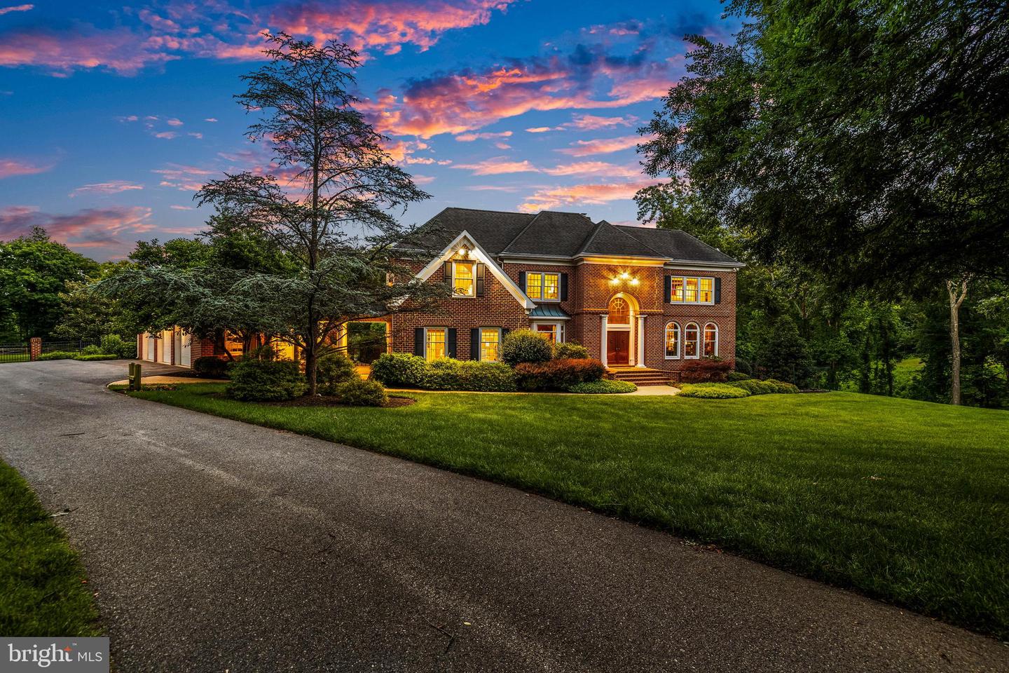 11 SPRINGHILL FARM CT