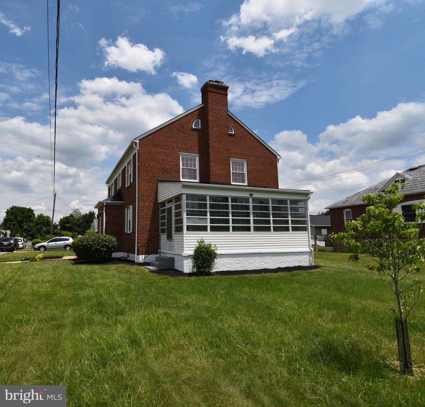 3403 N Rolling Rd Property Photo 3