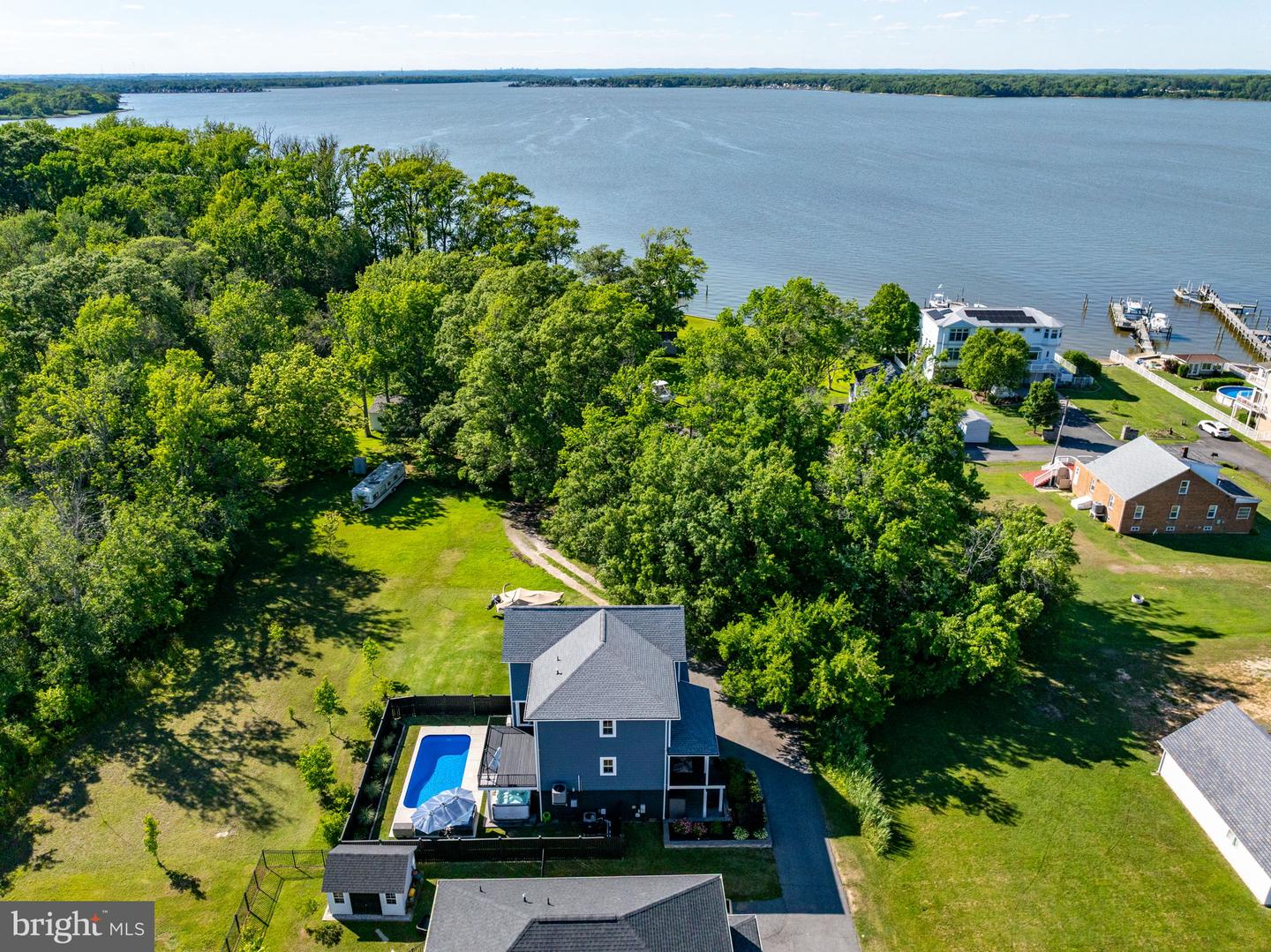 8728 Millers Island Rd Property Photo 4