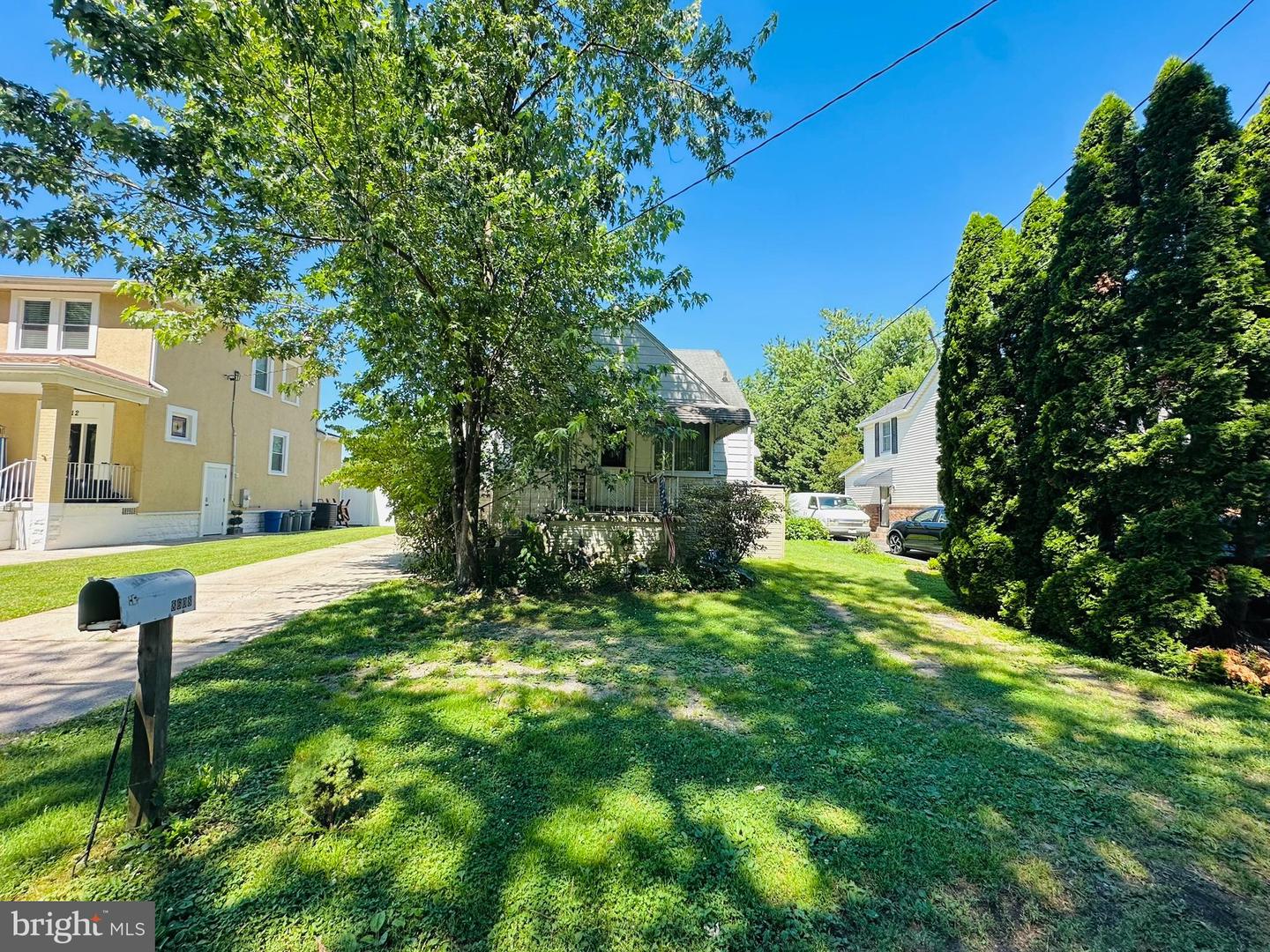 8608 Oak Rd Property Photo 1