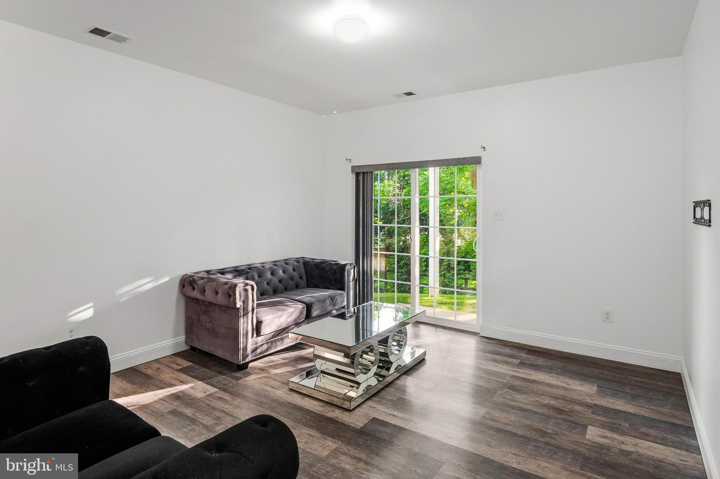 33 Greensborough Rd Property Photo 4