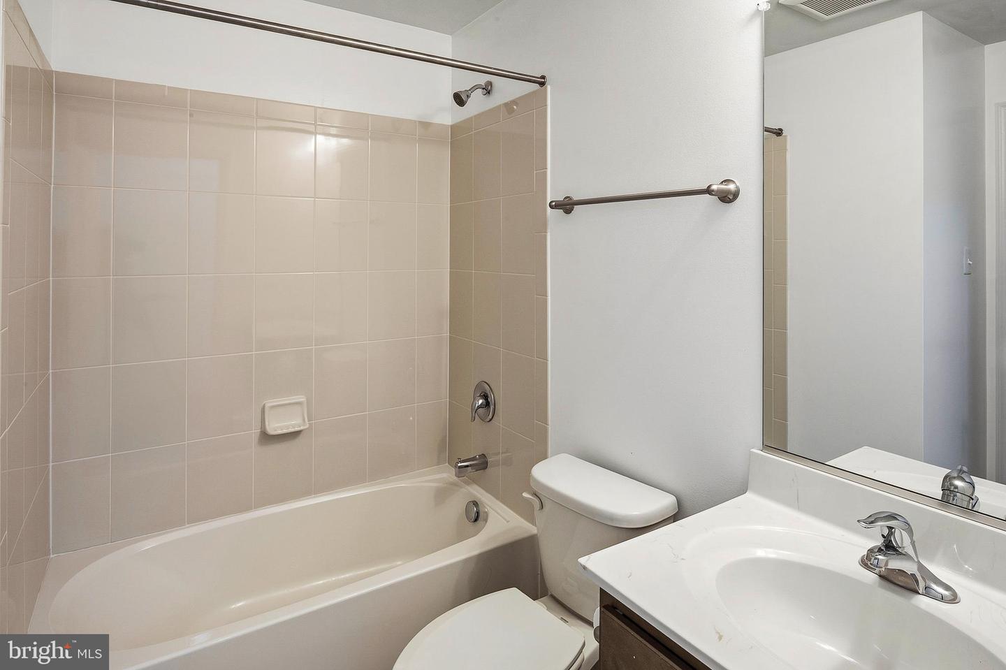 33 Greensborough Rd Property Photo 8