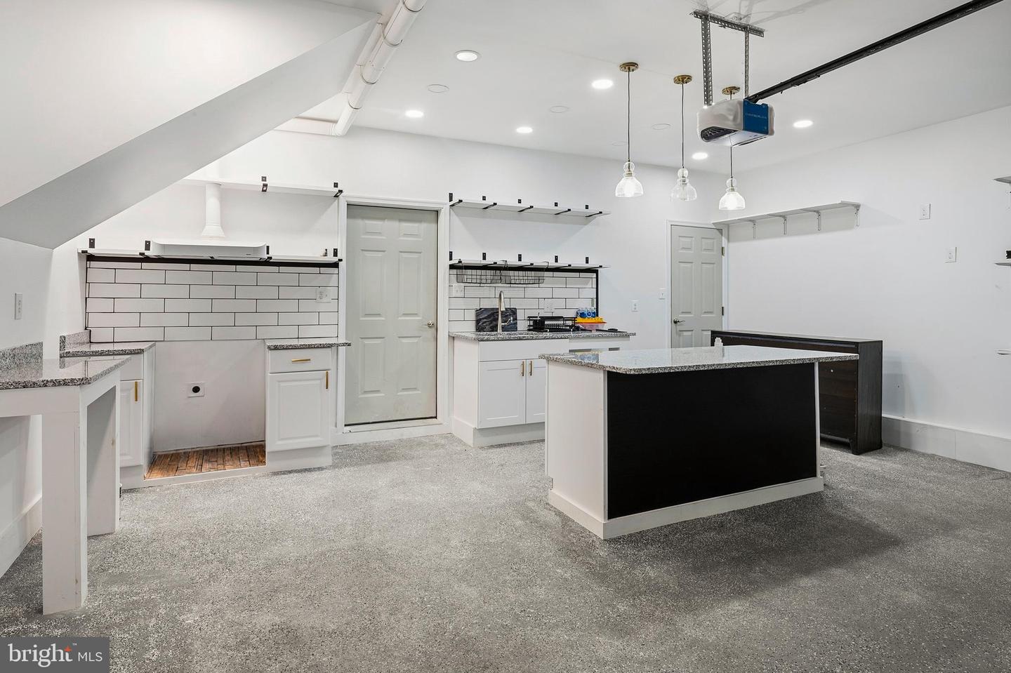 33 Greensborough Rd Property Photo 10