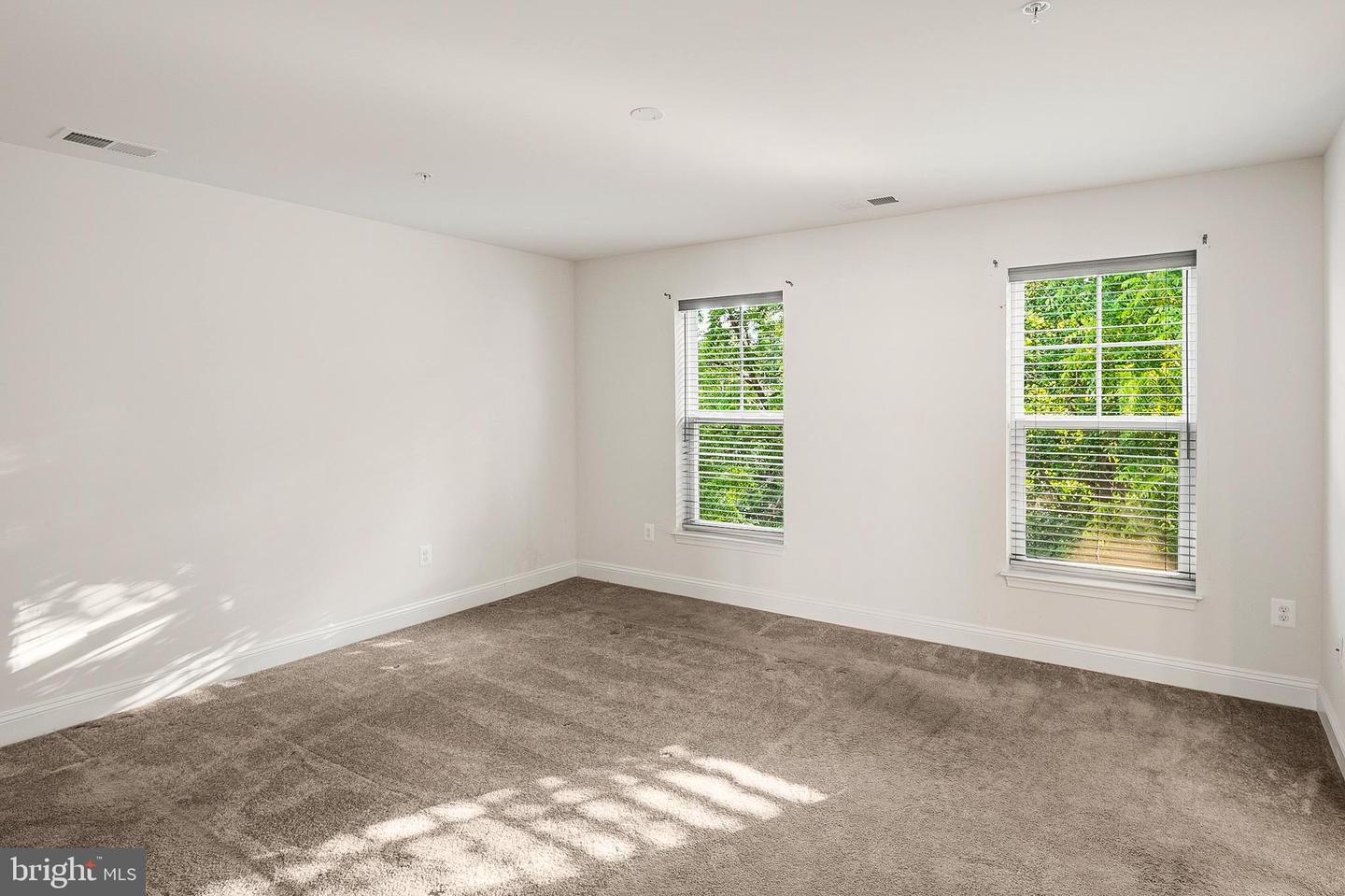 33 Greensborough Rd Property Photo 28