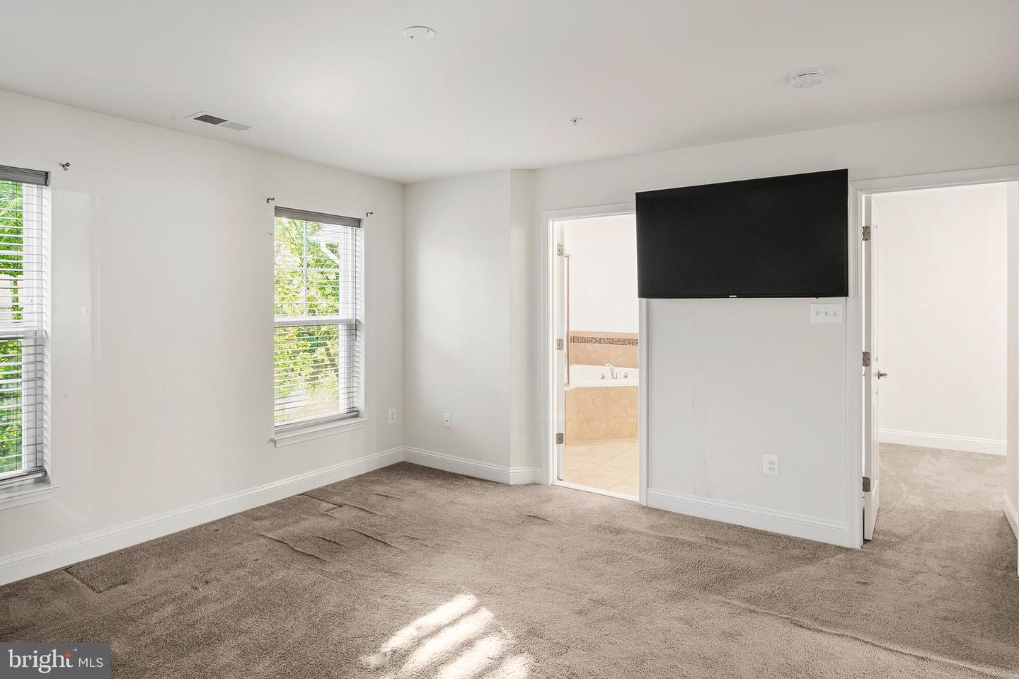 33 Greensborough Rd Property Photo 29