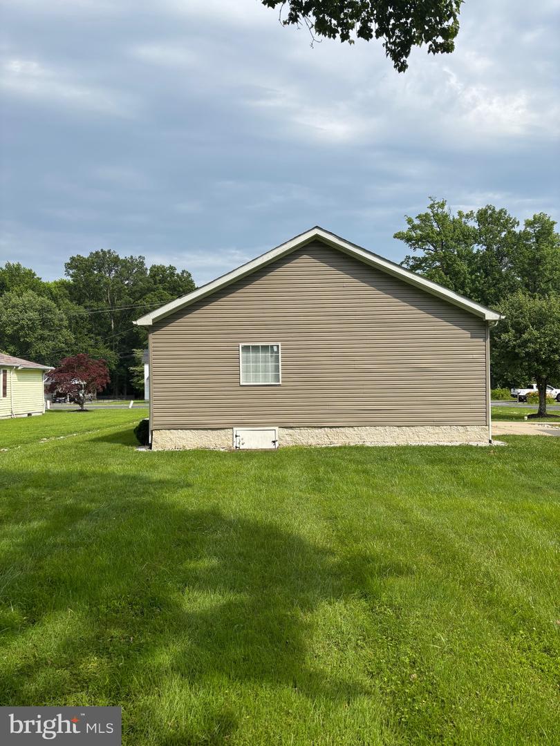12130 Eastern Ave Property Photo 28
