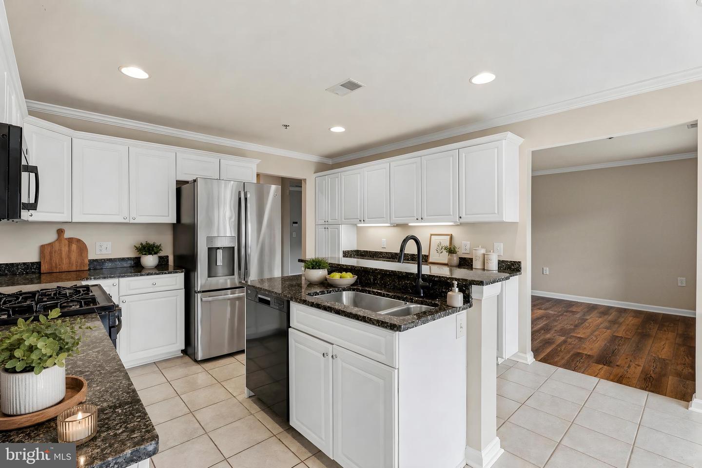 12240 Roundwood Rd #509 Property Photo 5