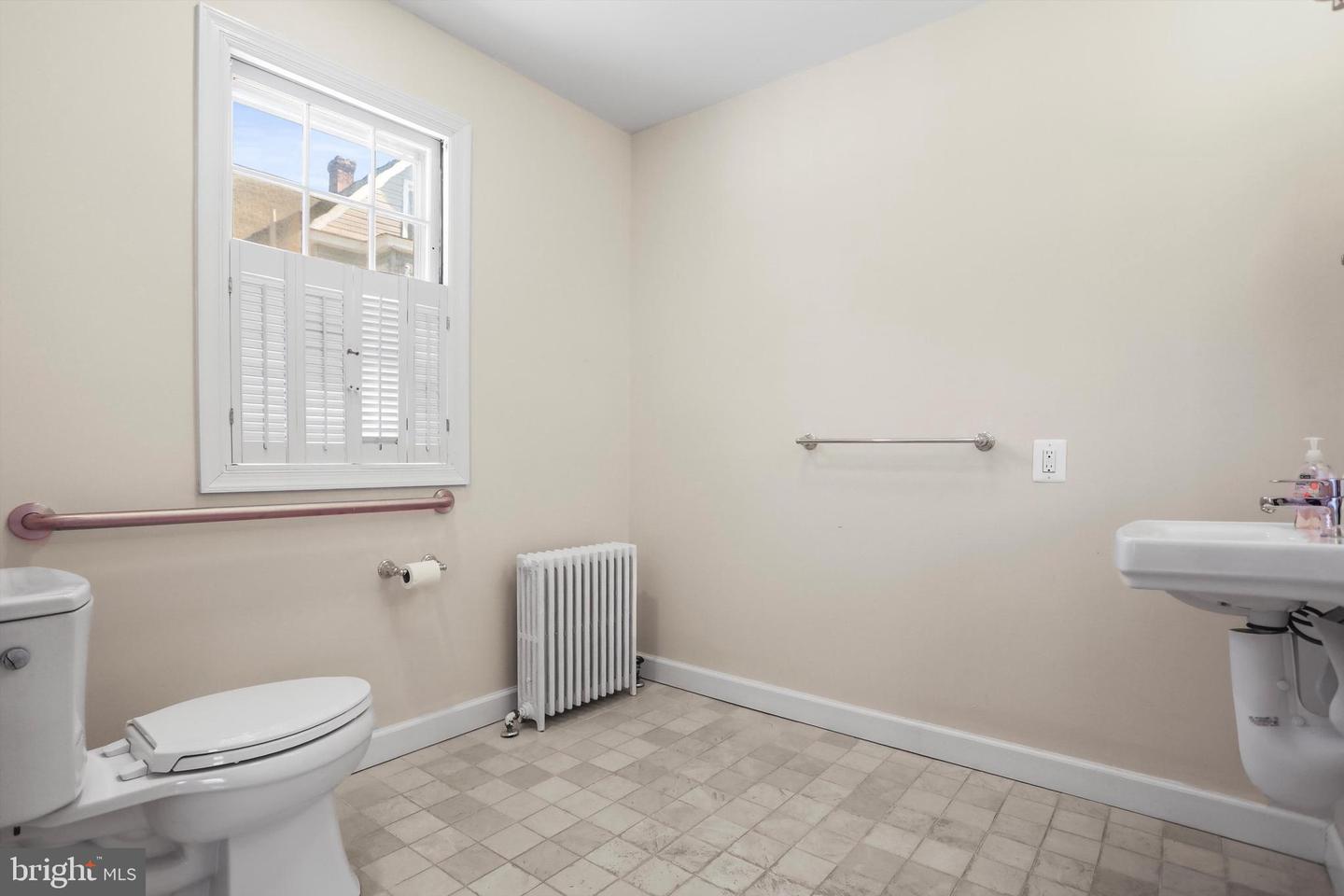 350 Main St Property Photo 27