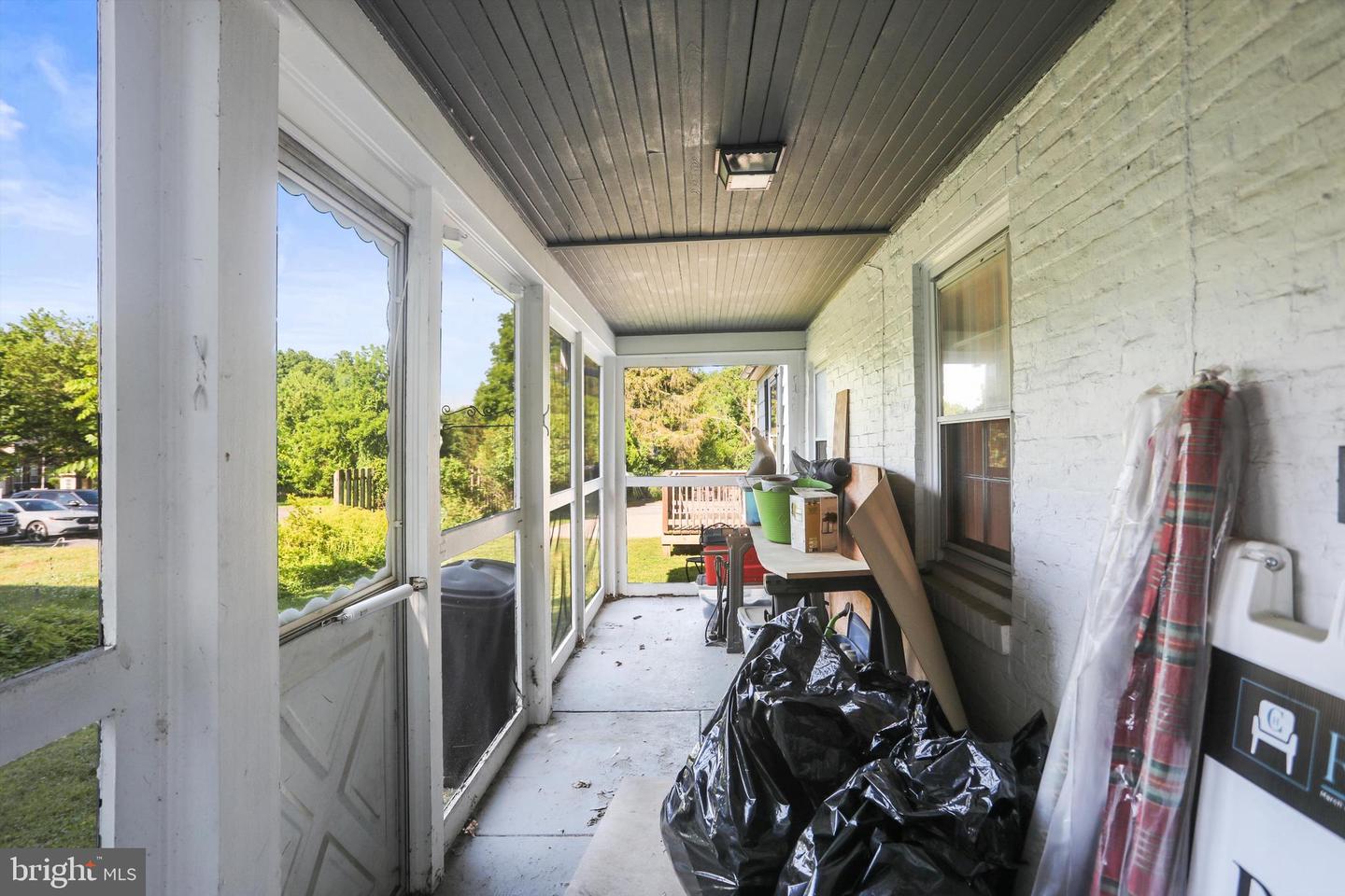 350 Main St Property Photo 39