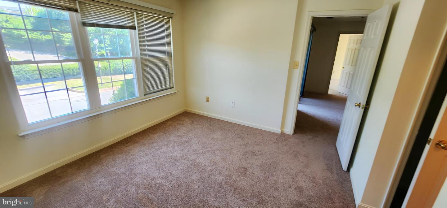 8907 Stone Creek Pl #201 Property Photo 9