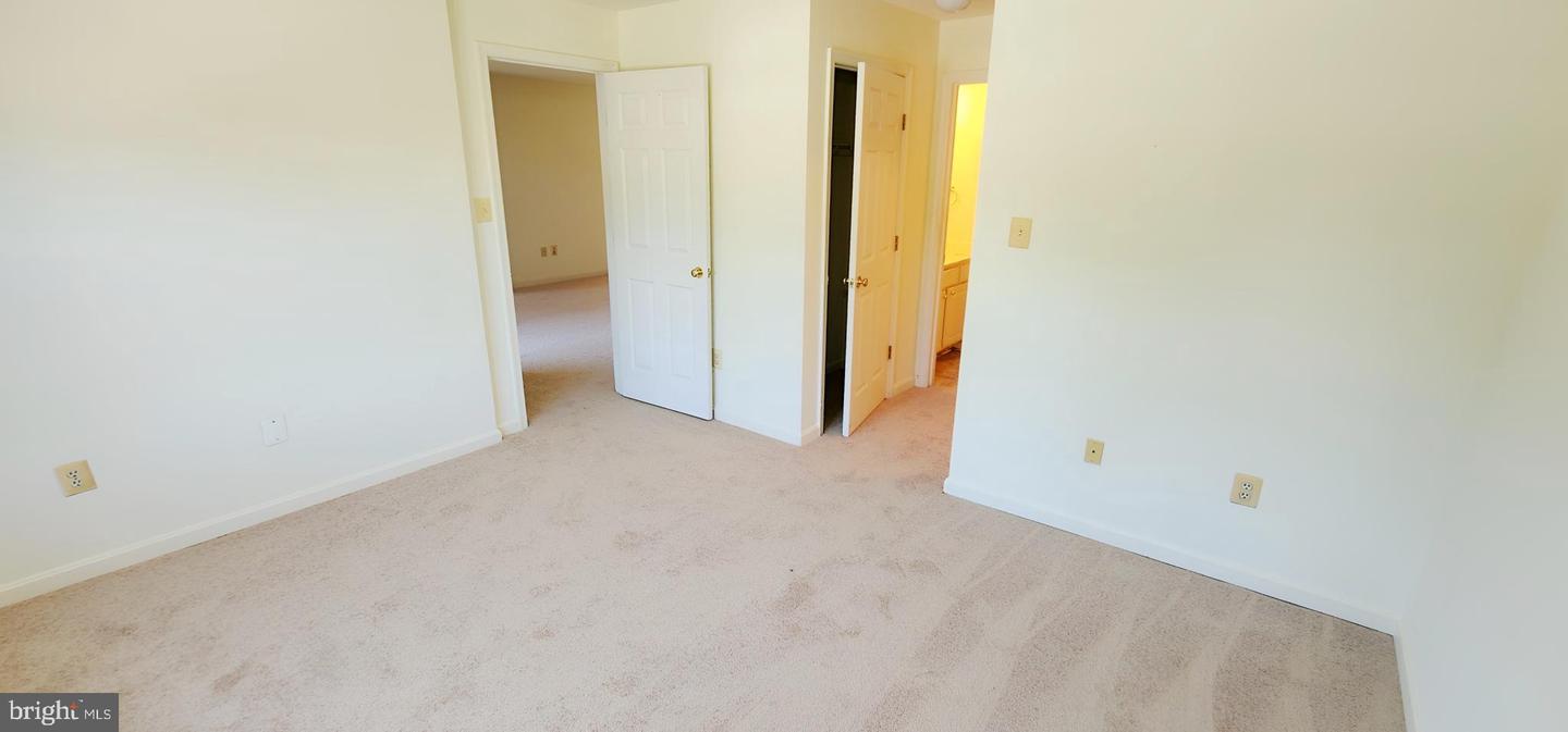 8907 Stone Creek Pl #201 Property Photo 10