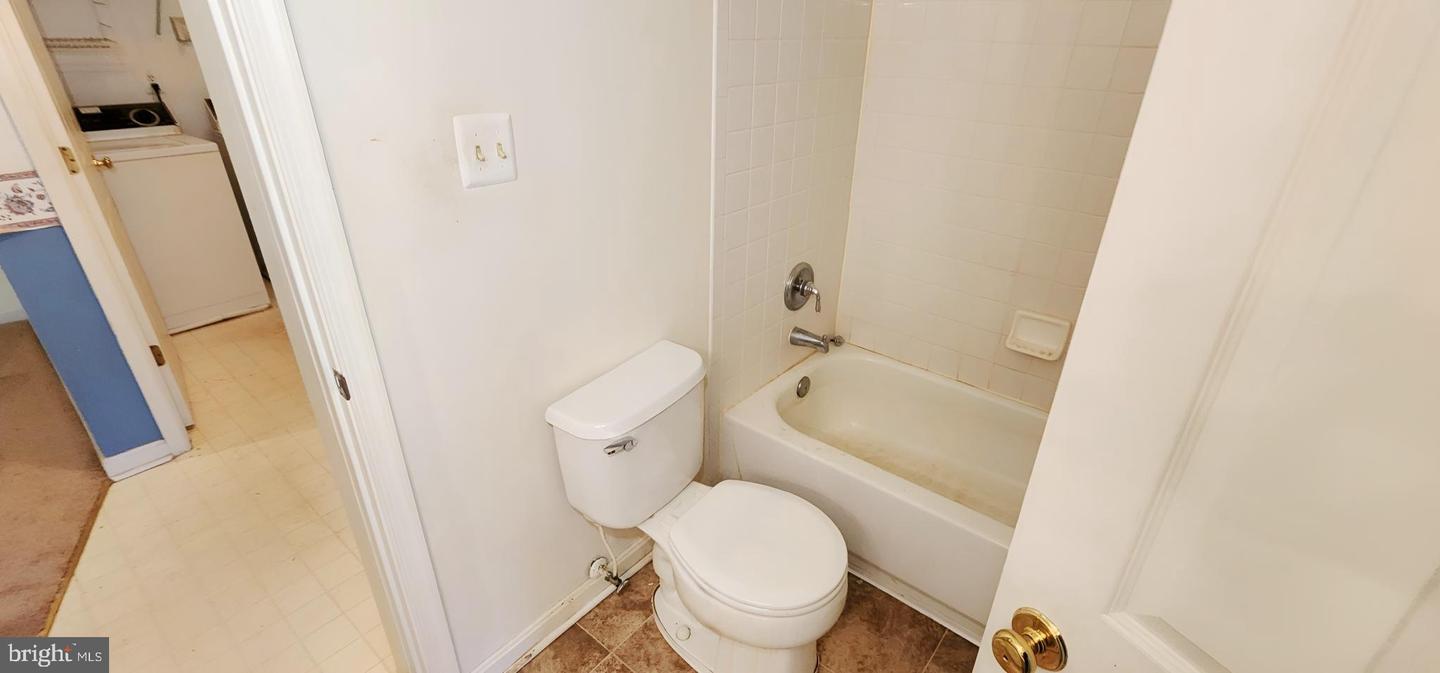 8907 Stone Creek Pl #201 Property Photo 13