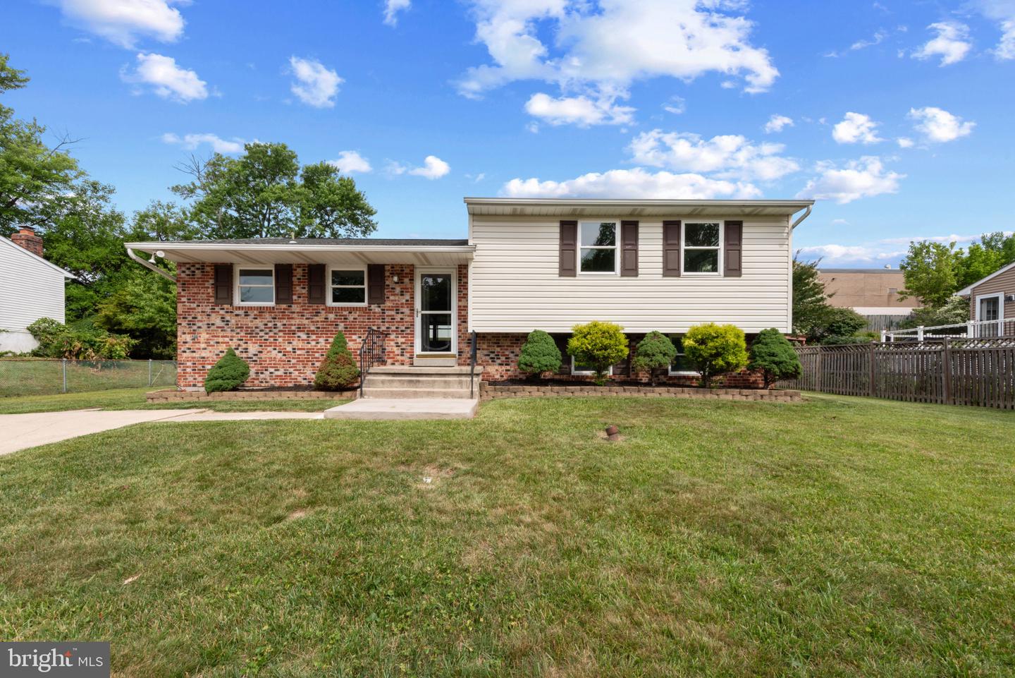 8606 Hickory Thicket Pl Property Photo 1