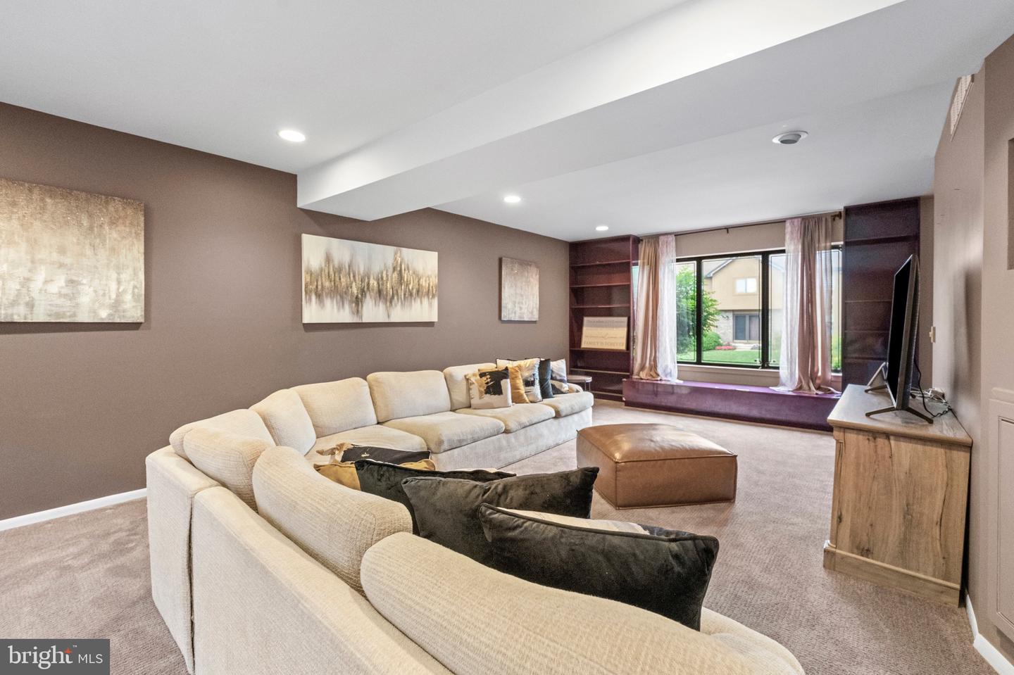 3 Oak Hill Ct Property Photo 3