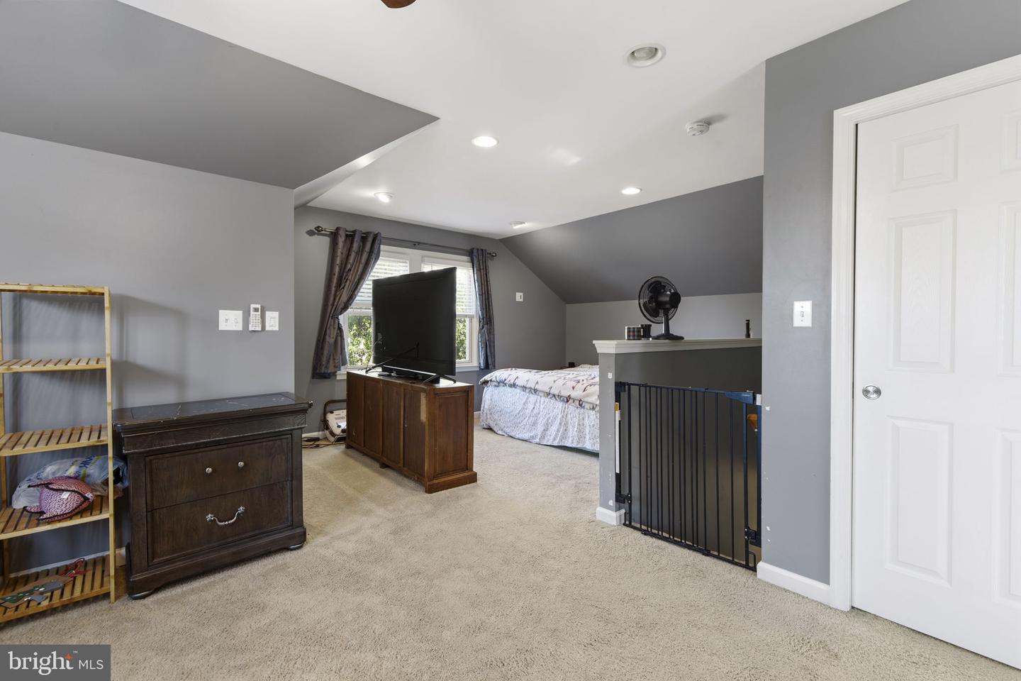 4413 Maple Ave Property Photo 17