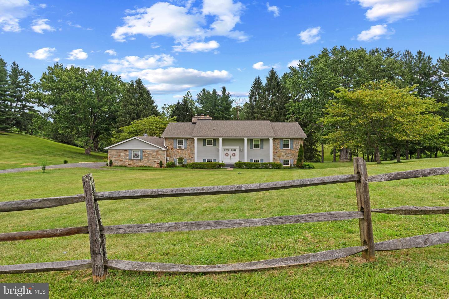 2212 Corbett Rd Property Photo 6
