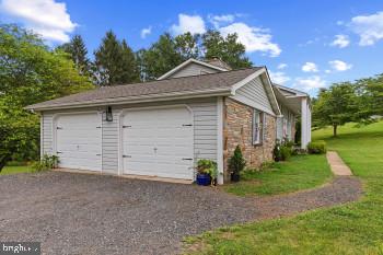 2212 Corbett Rd Property Photo 9