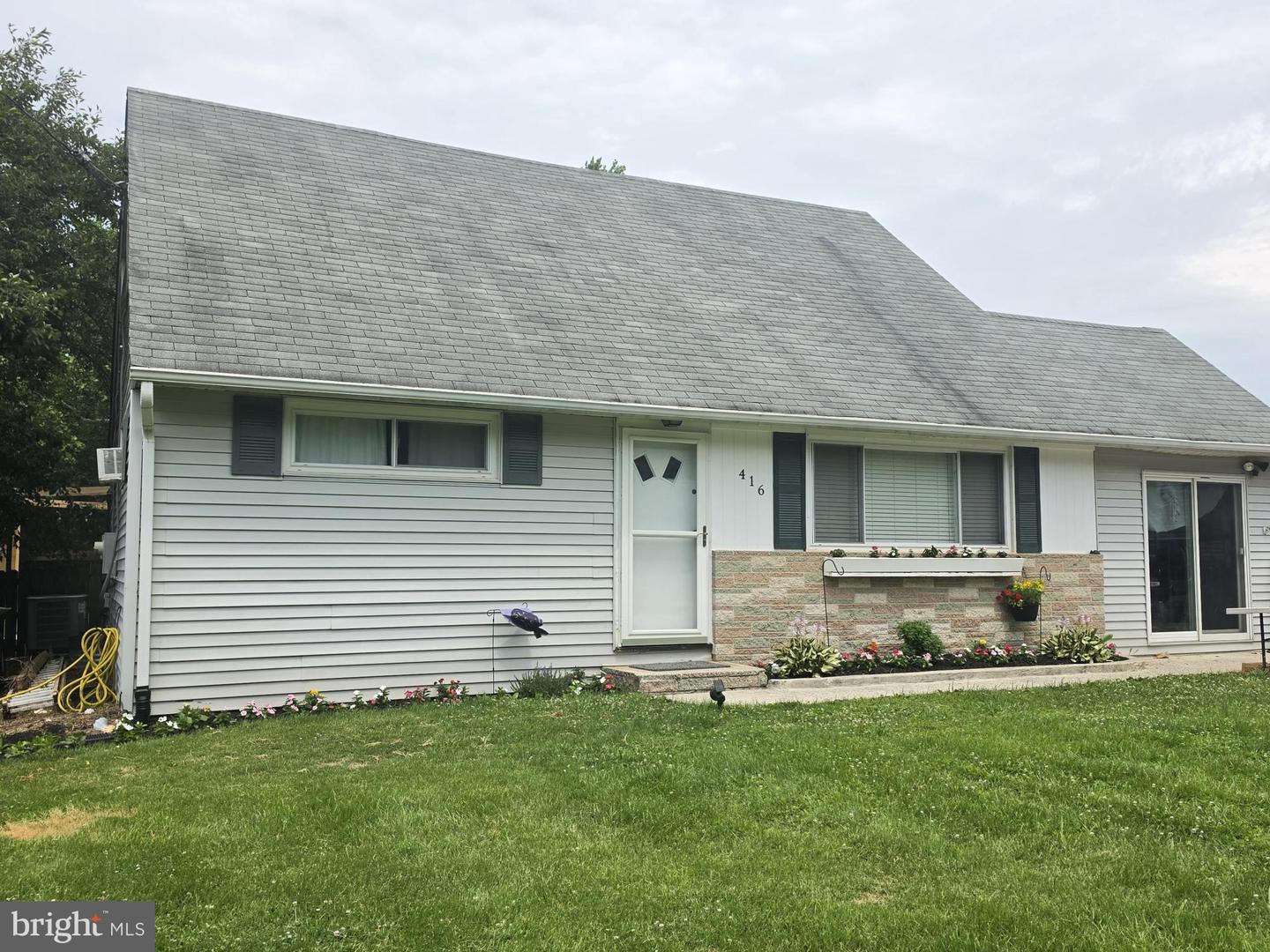 416 Earls Rd Property Photo 1