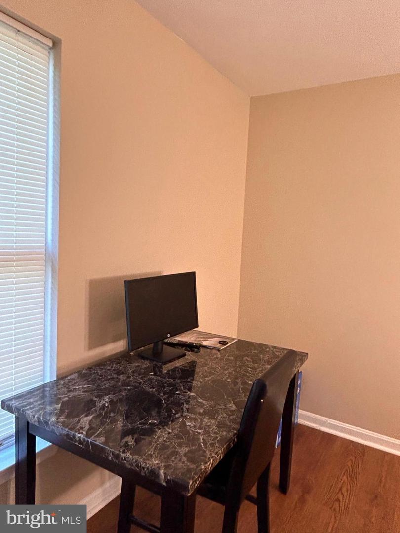 8 Trout Lily Ct Property Photo 3
