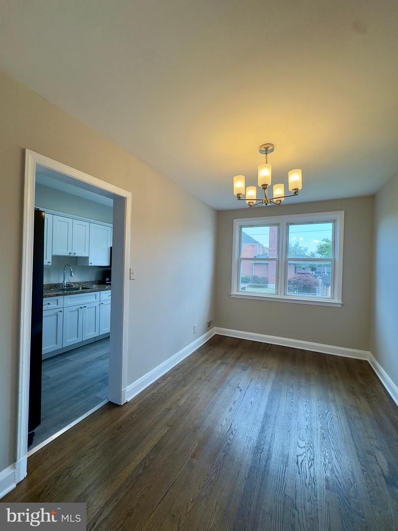433 Oakwood Rd Property Photo 12