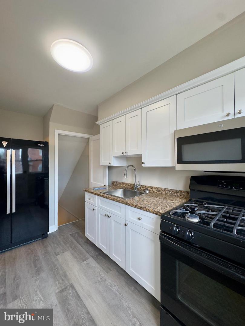 433 Oakwood Rd Property Photo 14