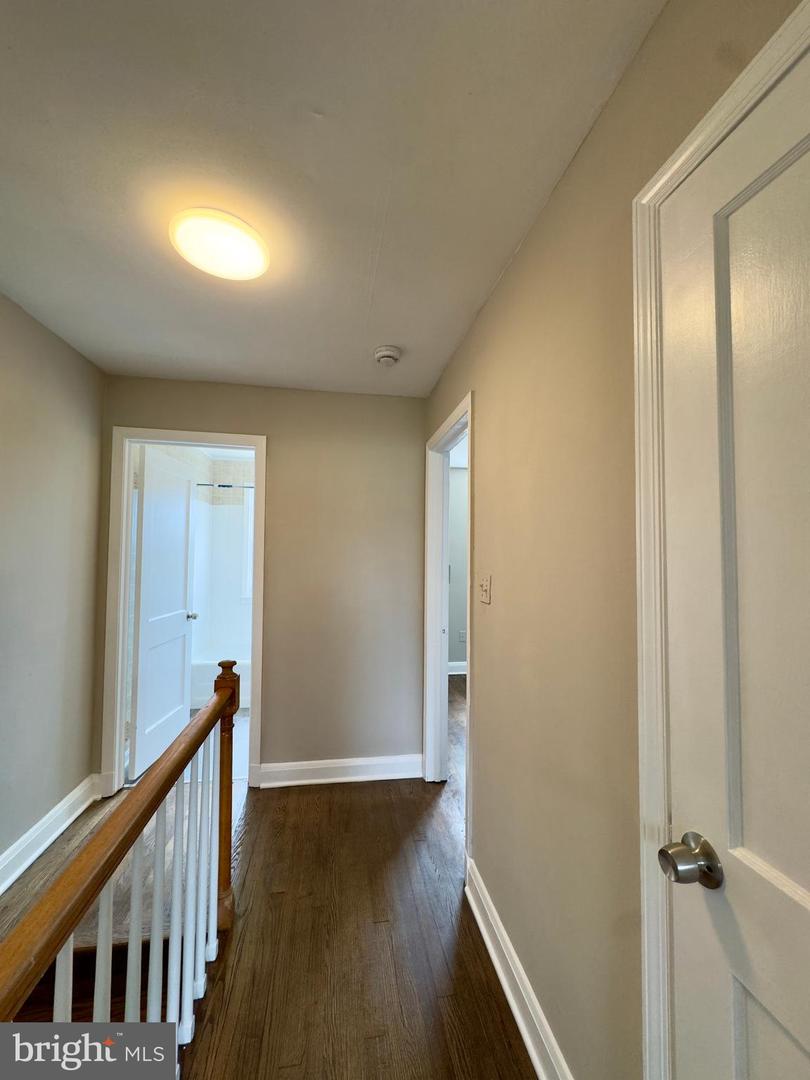 433 Oakwood Rd Property Photo 16