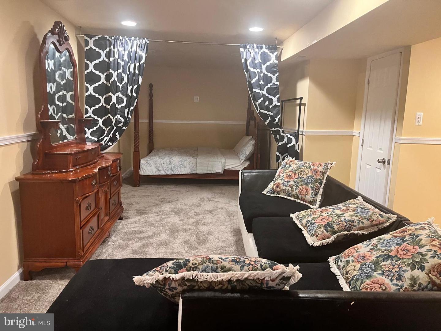 8 Trout Lily Ct Property Photo 2
