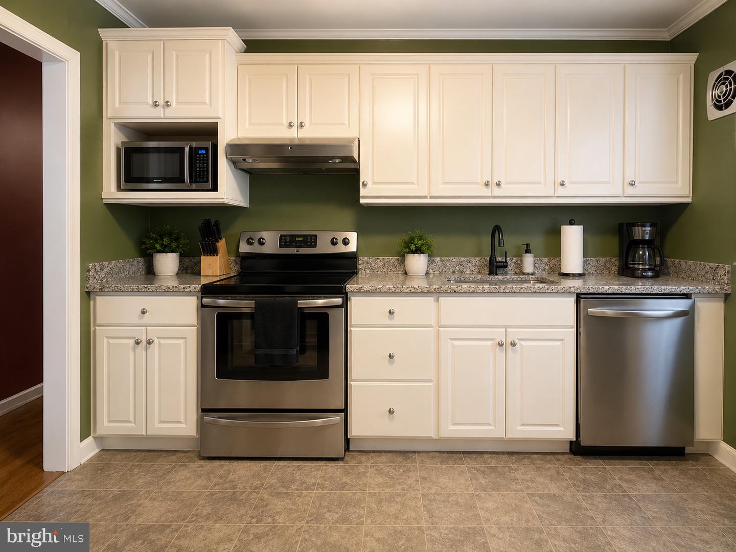 1124 Wilson Property Photo 6