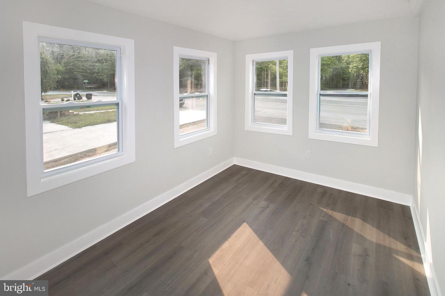 3437 Liberty Gardens Road Property Photo 13
