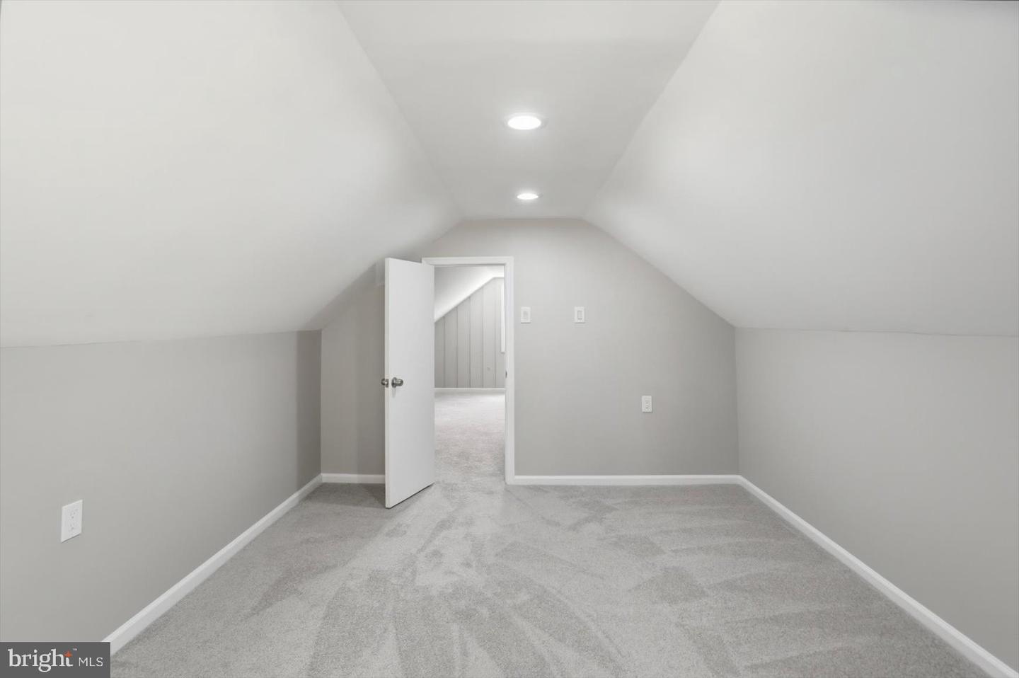 74 Northwood Dr Property Photo 23
