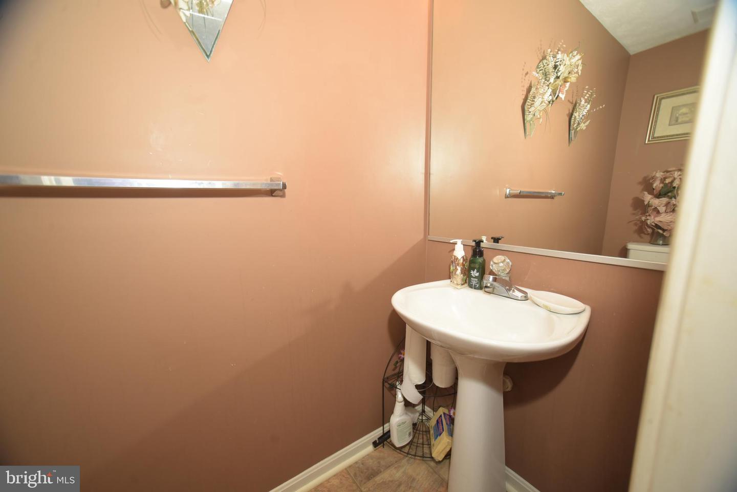 3914 Hunt Harbor Rd Property Photo 9