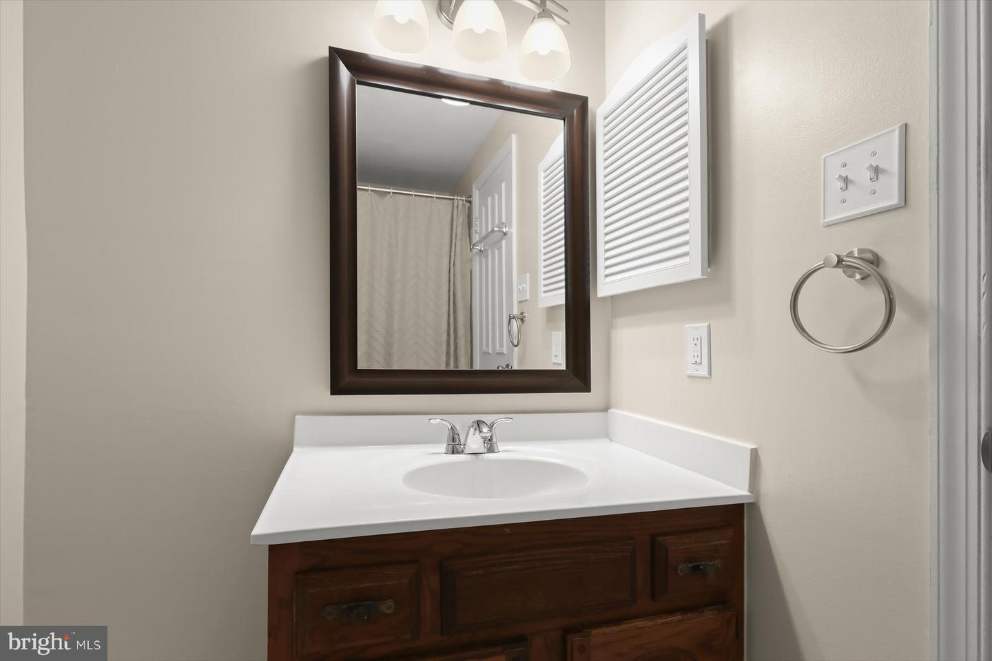 8614 Tower Bridge Way Property Photo 20