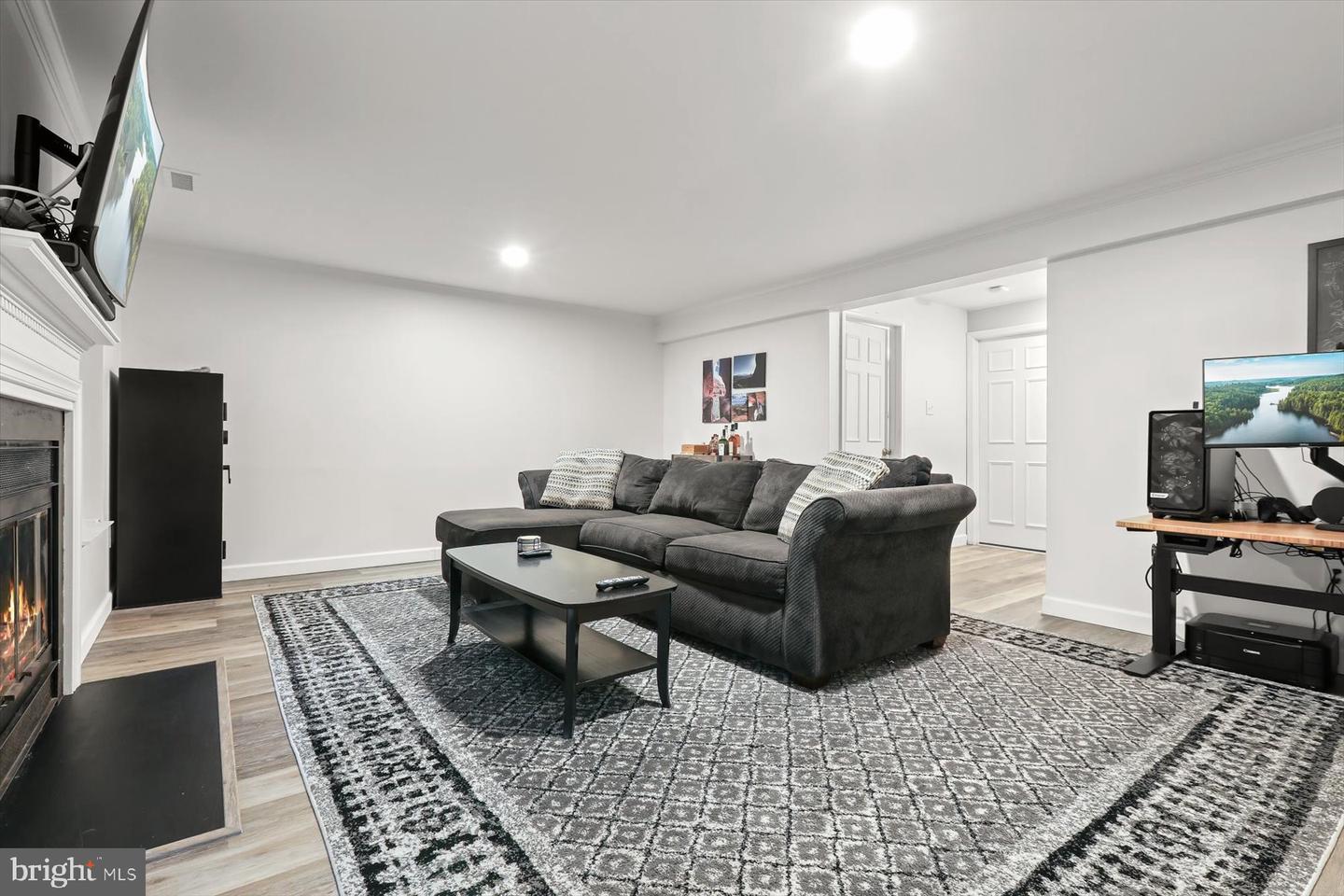8614 Tower Bridge Way Property Photo 27