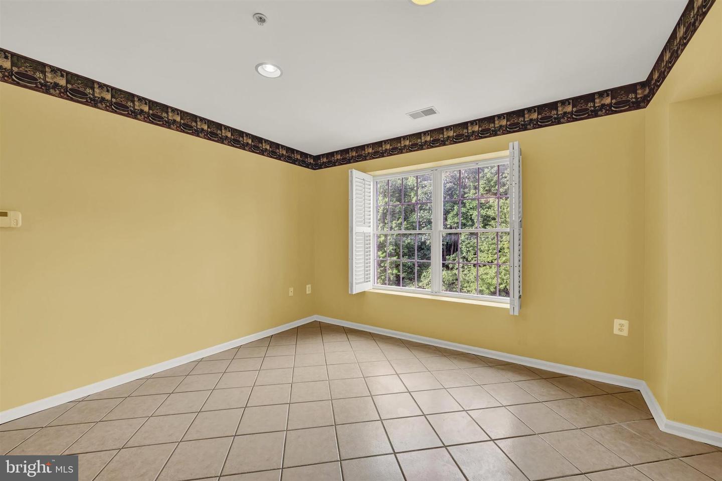 12021 Tralee Rd #402 Property Photo 19