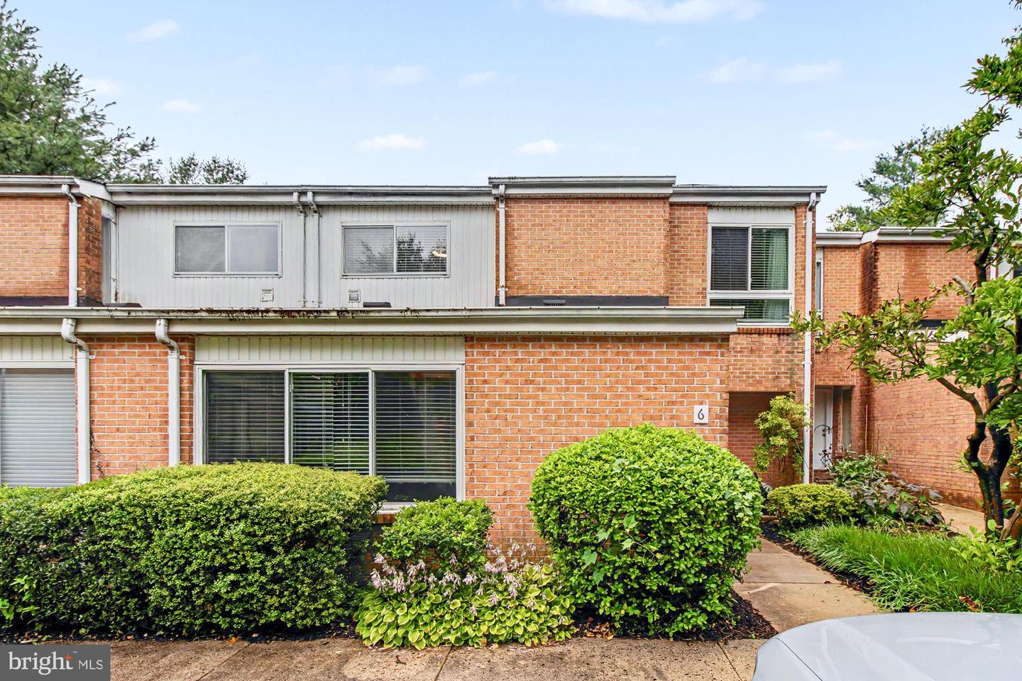 6 Lamplighter Ct #6 Property Photo 1