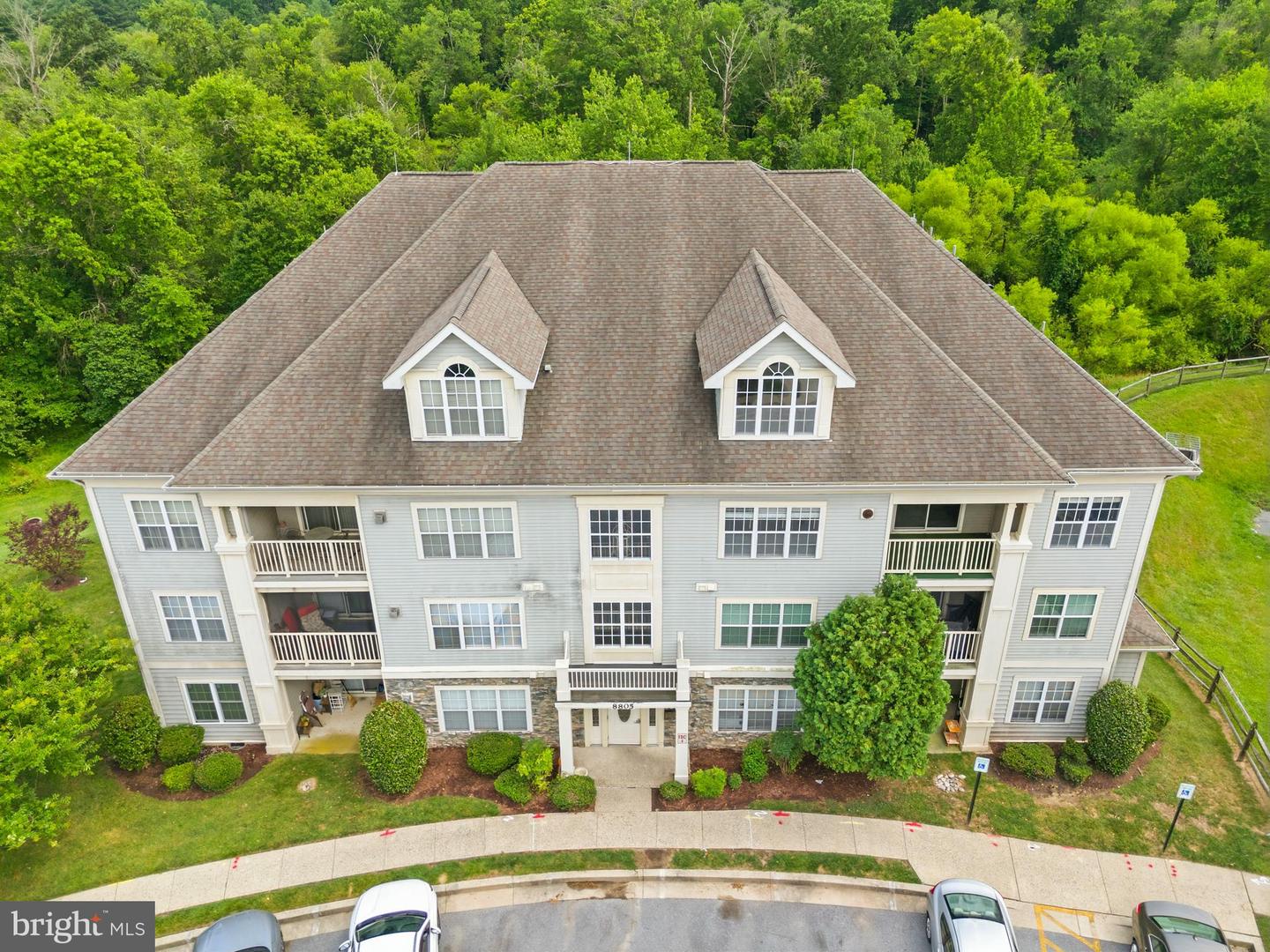 8805 Stone Ridge Cir #304 Property Photo 4
