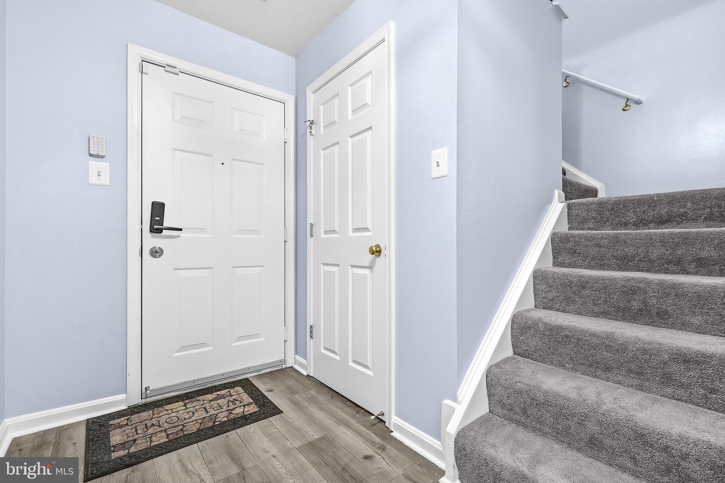 8805 Stone Ridge Cir #304 Property Photo 6